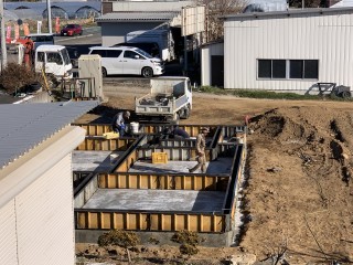 田山建設事務所新築工事・基礎立上り型枠組み