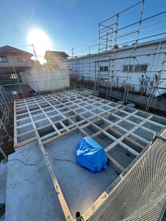 田山建設事務所新築工事・土台敷