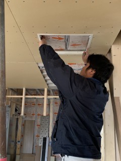 田山建設事務所新築工事・室内造作が進んでいます