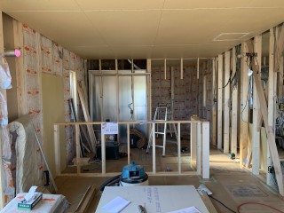 田山建設事務所新築工事・キッチン腰壁