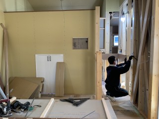 田山建設事務所新築工事・階段が完成しました