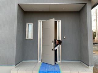 事務所の内装がお目見えしました！