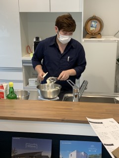 カジュアルダイニングエビのチーズケーキ