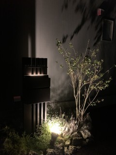 限りなく皆既に近い部分月食