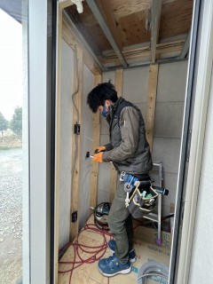 足湯が完成に近づいています