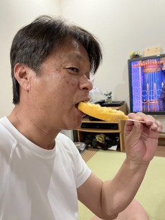 アイスを食べる