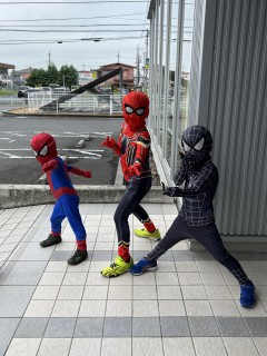 スーパーヒーロー参上！！