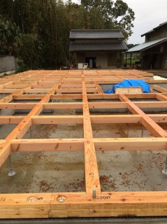 地震に強い家づくり　10/12日の様子