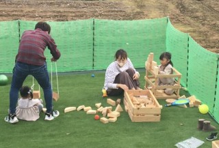 感謝祭・子供の遊び場