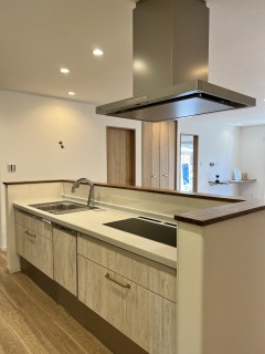 知らなかった銀行ATMの休日手数料。