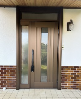 玄関ドアリフォームで安心な毎日