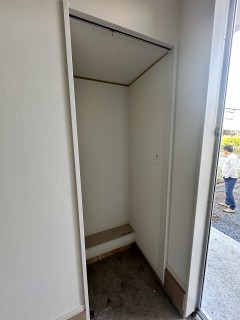 玄関を家族用と来客用に分けますか？