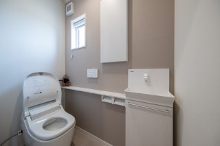 たやまのいえ　1階トイレはお掃除がラクになるトイレ