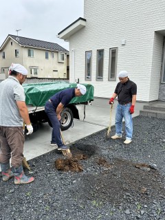 たやまのいえ・シンボルツリー植えました