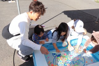 田山建設お客様感謝祭：スーパーボールすくい