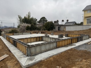 車庫兼物置　基礎工事（立ち上がりコンクリート打設）