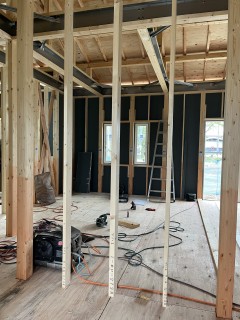 小美玉市Y様邸新築工事　間柱と筋違の施工