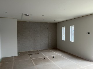 小美玉市Y様邸新築工事　クロス工事