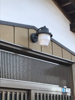 地震に強い家づくり2/26・玄関照明交換