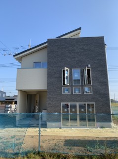 ワクワクするお家の外観お目見え