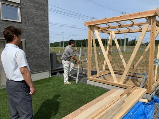 物置つくってます