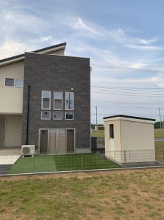 モデルハウスの物置が完成しました