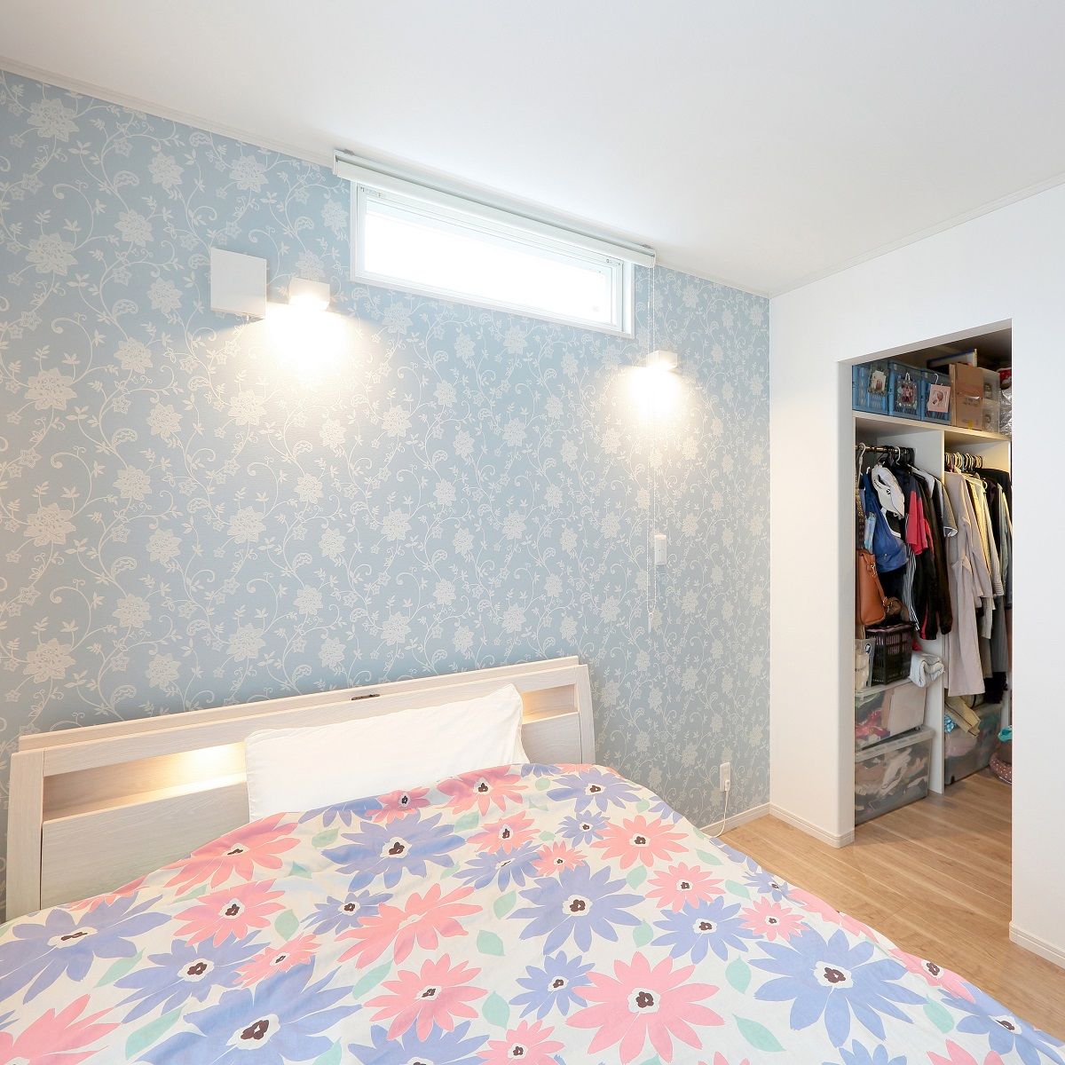 ウォークインクローゼット併設でスッキリ